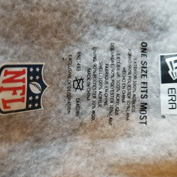 Sea Hawks hat with Pom pom - Picture 4 of 4